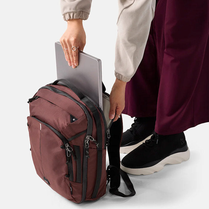 18L Personal Item Travel Pack